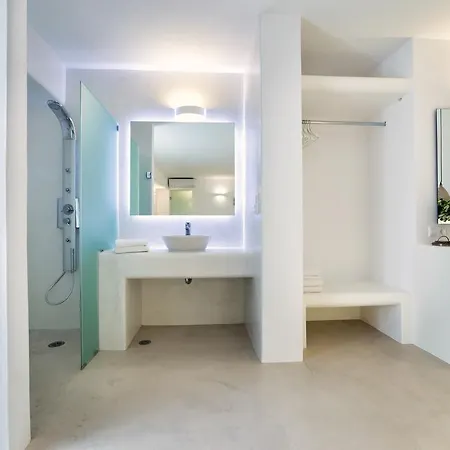 Anna Platanou * Agia Irini (Paros)