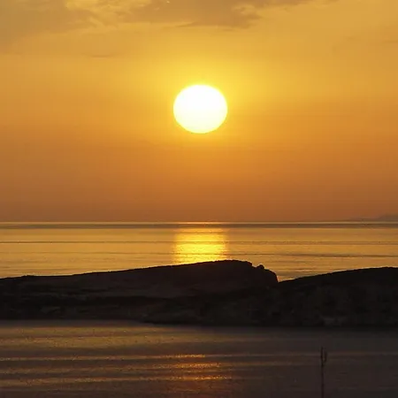 Hotell Anna Platanou *